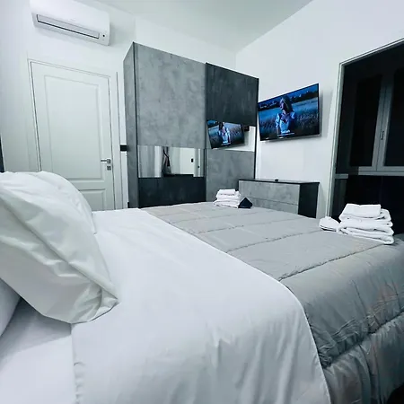Seven Nights לינה וארוחת בוקר 3*